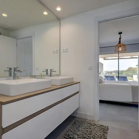 Modern Highend Oasis W/sea Views Apartment *