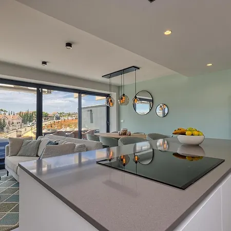 Apartment Modern Highend Oasis W/sea Views