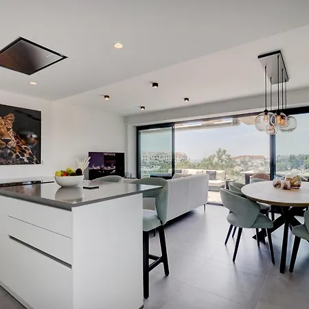 Apartment Modern Highend Oasis W/sea Views